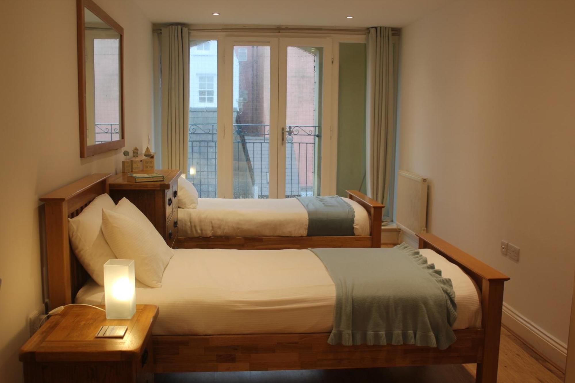 Stylish Flat In Central Tenby & Free Parking 外观 照片